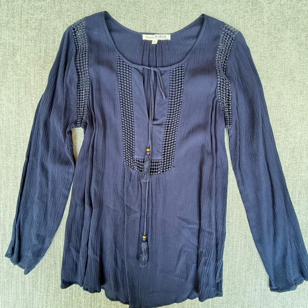 Daniel Rainn Blouse Top Womens M Navy Crochet Front Long Sleeve Tassel Neck Boho